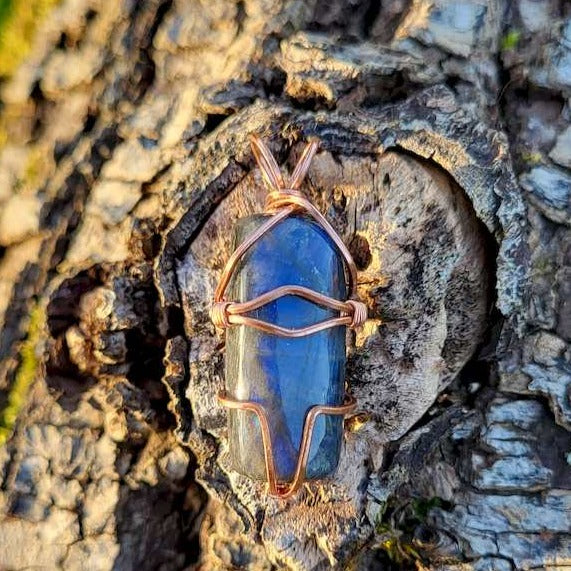 Pendentif Labradorite bleue cuivre carré, anti-ternissement