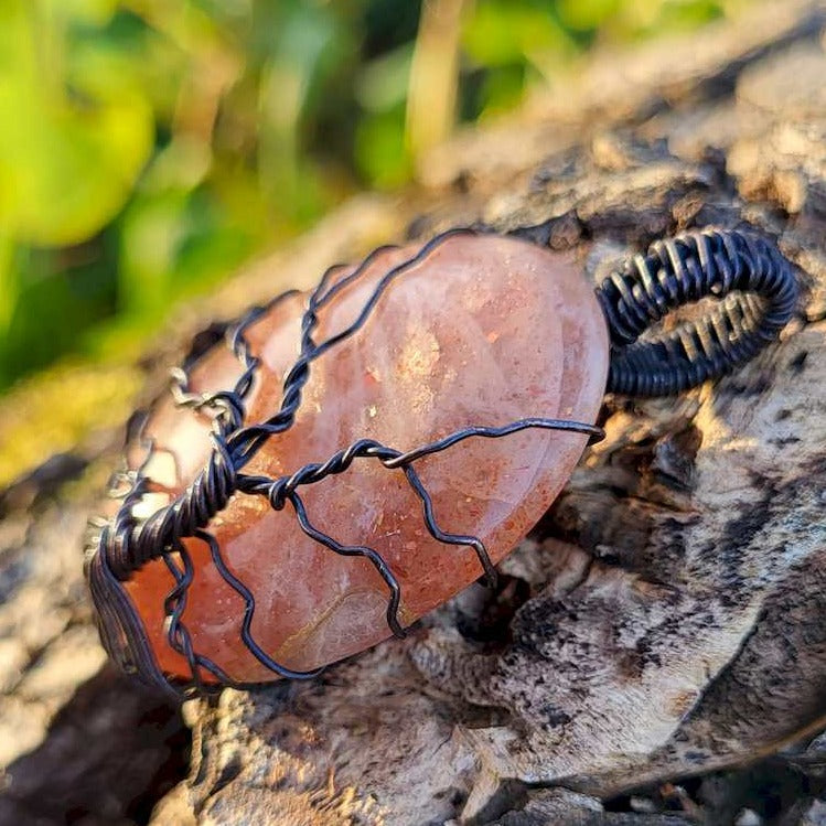 Pendentif Arbre de vie pierre de soleil, cuivre oxydé