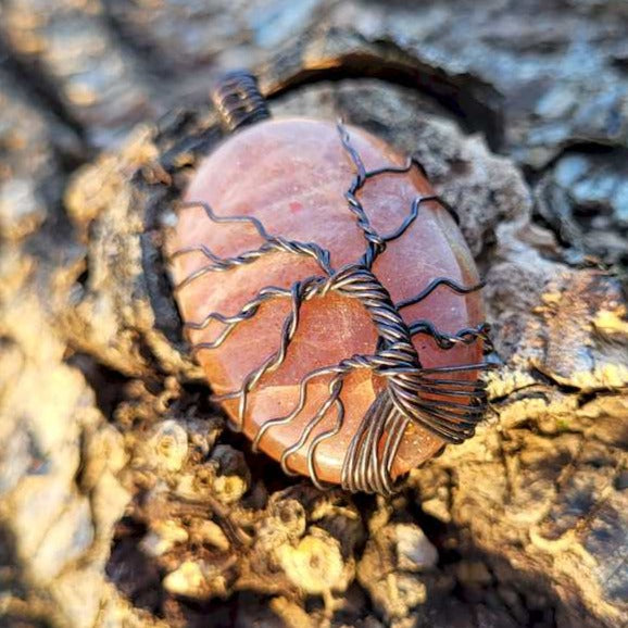 Pendentif Arbre de vie pierre de soleil, cuivre oxydé